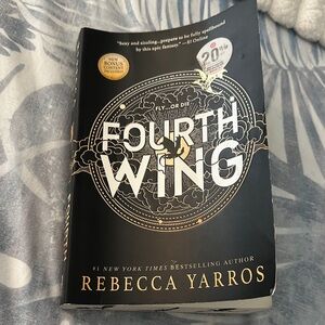 Fourth Wing by Rebecca Yarros Book